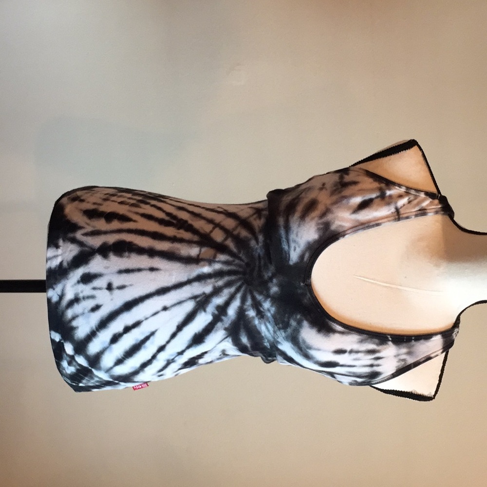 Hard tail workout top with built in bra